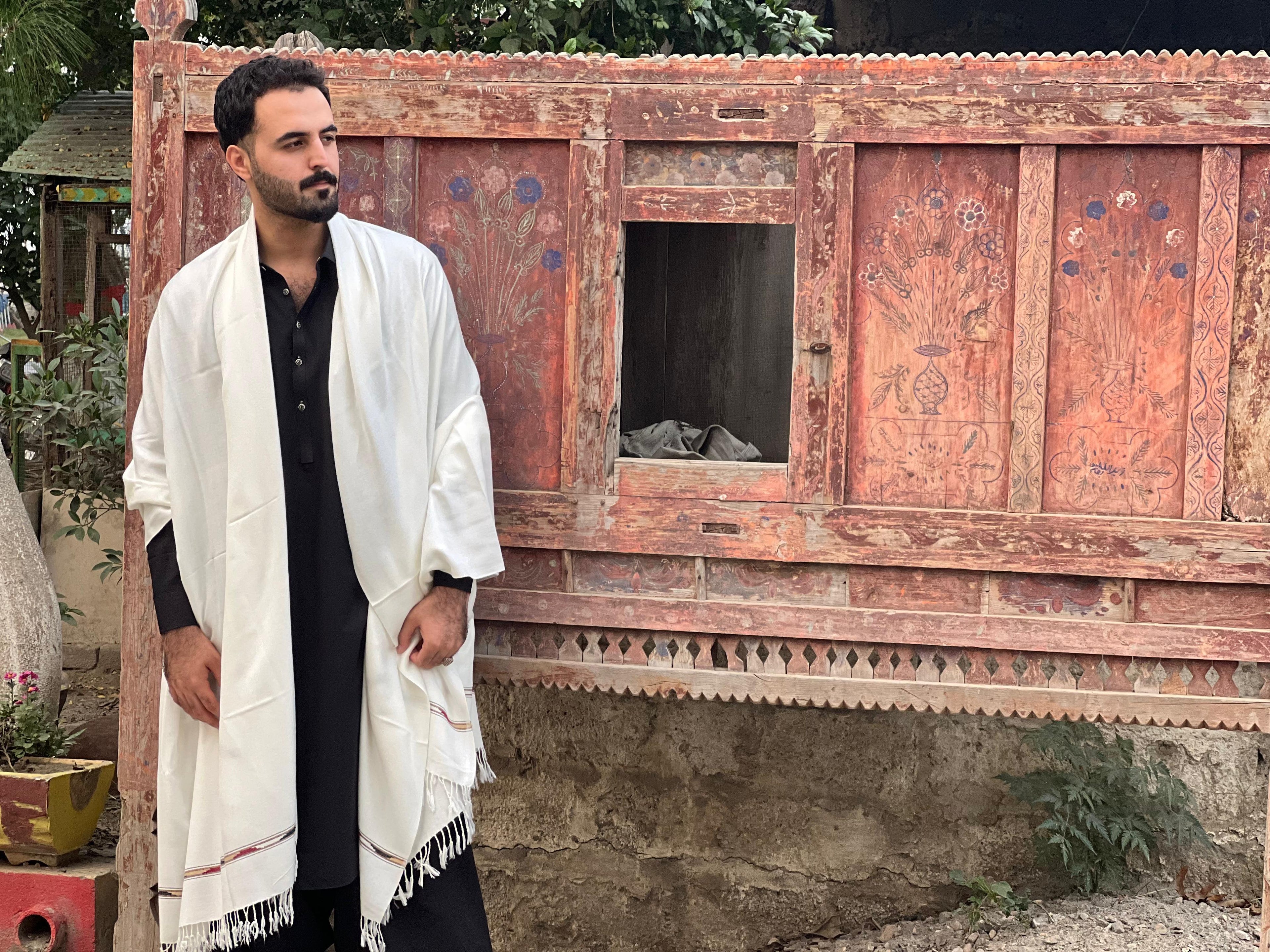 PLAIN LINE SHAWL WHITE